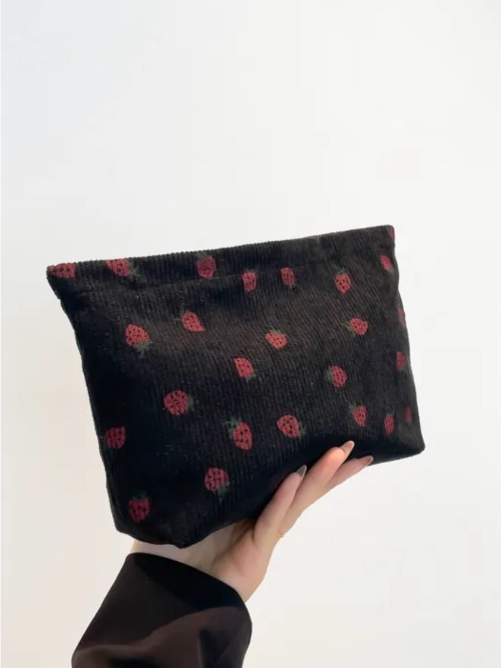 Cosmetic Pouch - Strawberry Print - Picture 3 of 4